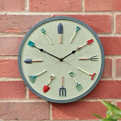 Outside-In Gartengeräte Wanduhr